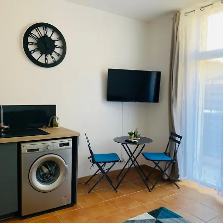 Jolie Studio 20m Plage, Clim Apartment *